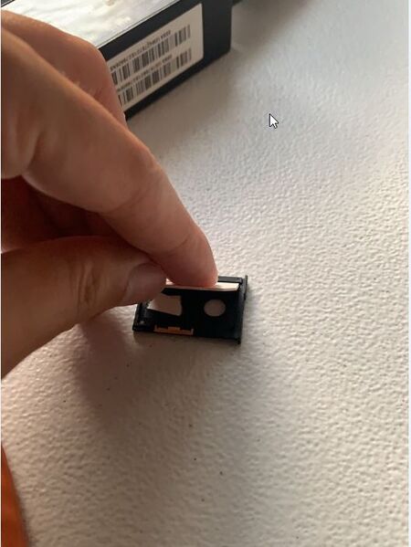 File:Mobile Recorder SIM Card and SD Card 4.jpg