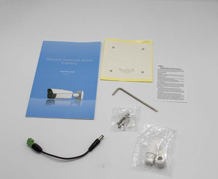 File:TPC-BF5600-B BoxContents.JPG