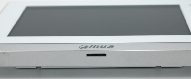 File:DHI-VTH1550CHW-2-S SDCard.jpg