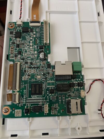 DHI-VTH2421FW-P sd card 2.jpg