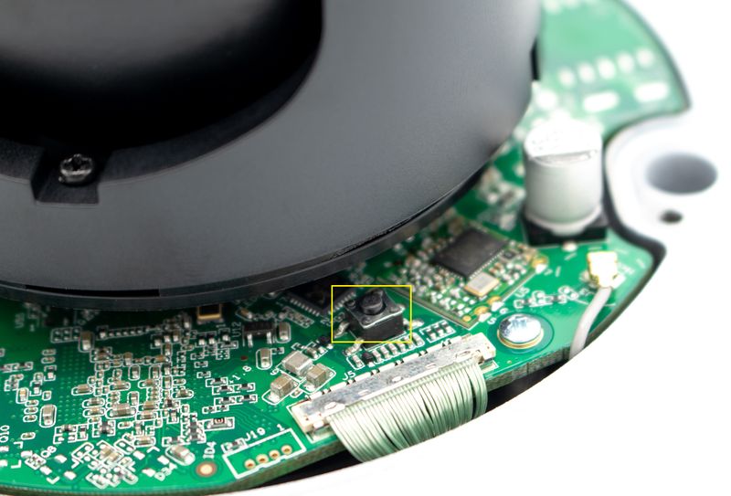 File:22204UENI-W reset button.jpg